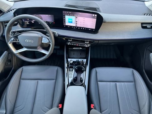 Used 2026 Audi Q3 quattro 2.0T image 3