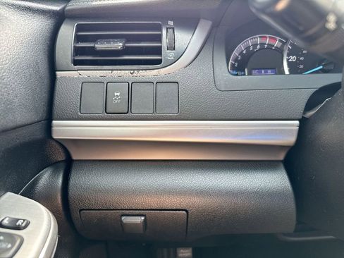 Used 2014 Toyota Camry SE image 17