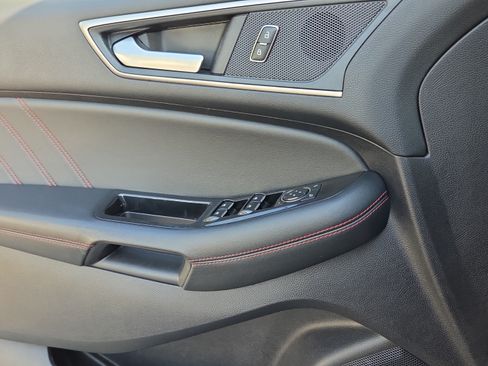 Used 2020 Ford Edge SEL FWD image 25