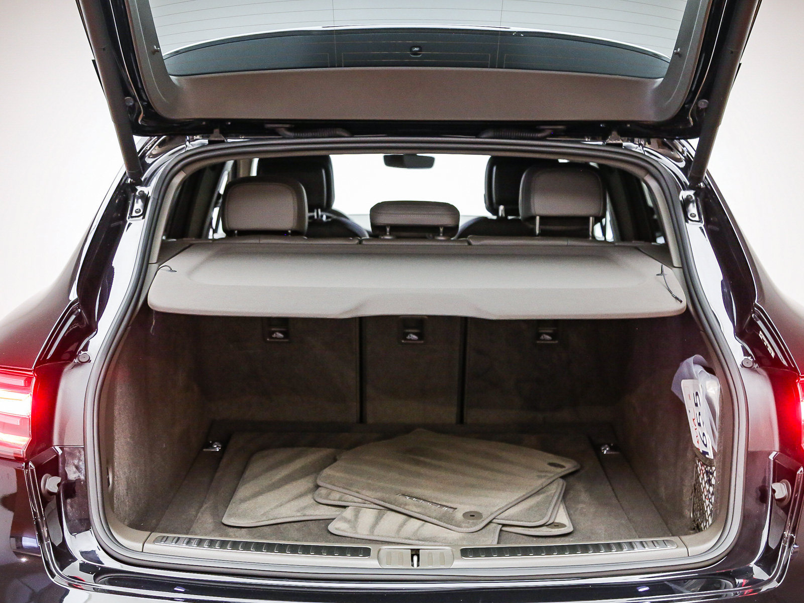 Certified 2023 Porsche Macan S AWD/4WD image 30