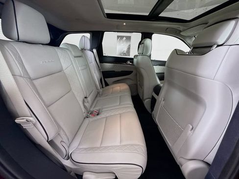 Used 2021 Jeep Grand Cherokee Summit AWD/4WD image 28