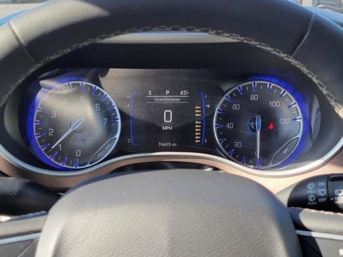 Used 2023 Chrysler Voyager LX FWD image 11