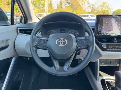 Used 2023 Toyota Corolla Cross L AWD/4WD image 21