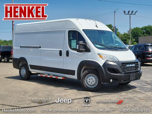 Used 2025 RAM ProMaster 2500 w/ Convenience Group FWD image 1