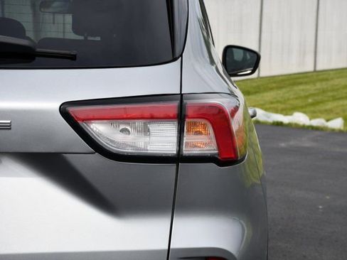 Used 2021 Ford Escape SE w/ Convenience Package FWD image 33