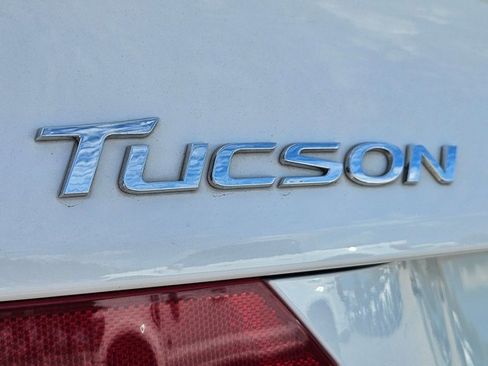 Used 2021 Hyundai Tucson Value w/ Winter Weather Package image 8