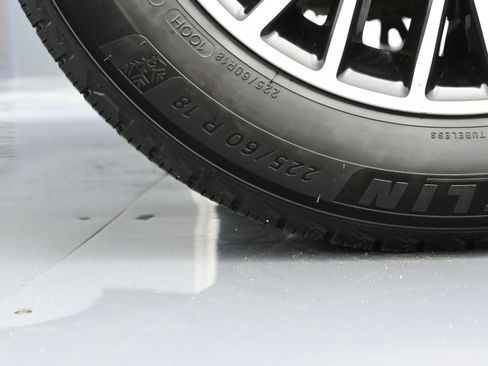 Used 2022 Ford Escape SEL w/ Technology Package FWD image 44