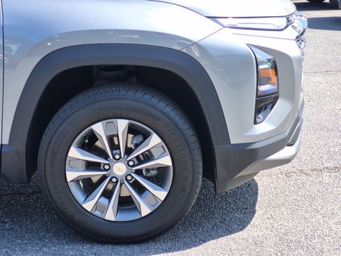 Certified 2025 Chevrolet Equinox LT w/ Safety and Technology Package FWD image 12