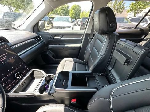 Used 2026 GMC Terrain Denali AWD/4WD image 25