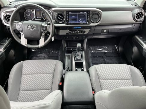 Used 2022 Toyota Tacoma SR5 w/ Technology Package image 9