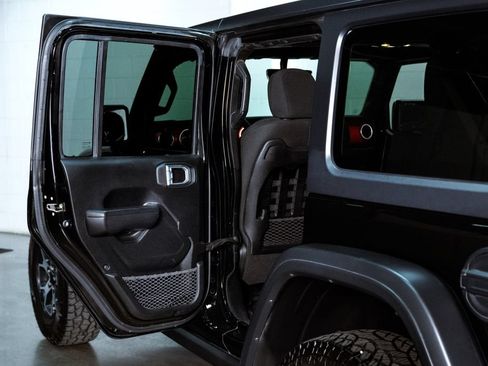 Used 2021 Jeep Wrangler Unlimited Rubicon AWD/4WD image 30