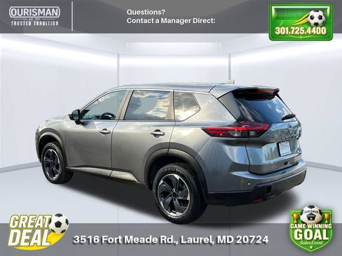 Used 2024 Nissan Rogue SV FWD image 4