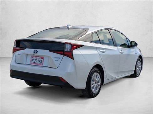 Used 2022 Toyota Prius L Eco FWD image 5