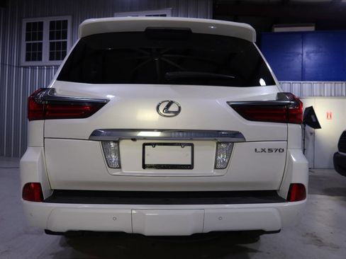 Used 2017 Lexus LX 570 4WD image 4