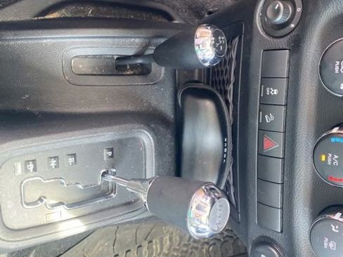 Used 2014 Jeep Wrangler Sport AWD/4WD image 12