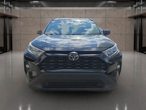 Used 2021 Toyota RAV4 XLE FWD image 4