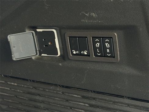 Certified 2024 Chevrolet Tahoe Premier image 29