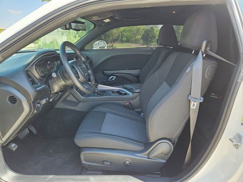 Certified 2022 Dodge Challenger SXT w/ Blacktop Package image 9