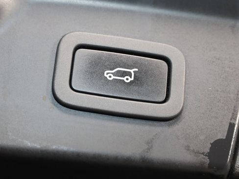 Used 2021 Land Rover Range Rover Velar R-Dynamic S image 55