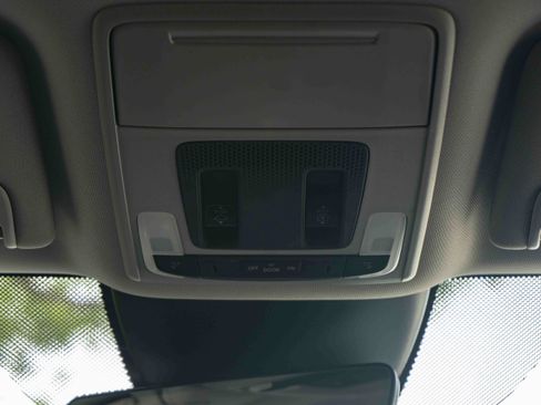 Used 2023 Honda Pilot Touring image 36