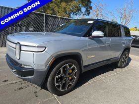 Used 2023 Rivian R1S Launch Edition Quad AWD/4WD image 1