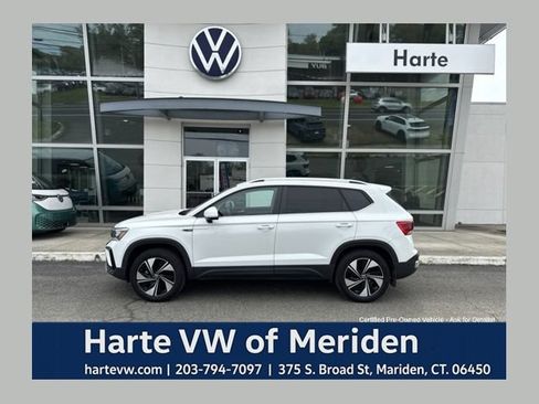 Certified 2024 Volkswagen Taos SE AWD/4WD image 1