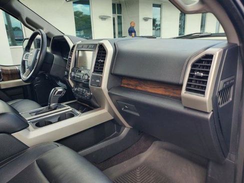 Certified 2020 Ford F150 Lariat image 34