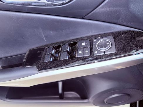 Used 2016 Lexus IS 300 AWD image 17