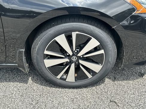 Used 2019 Nissan Altima 2.5 SV FWD image 13