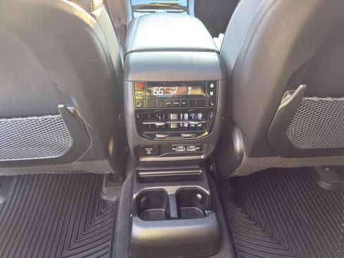 Used 2022 Jeep Grand Cherokee L Limited image 33