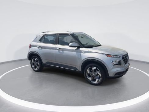 New 2026 Hyundai Venue SEL FWD image 2