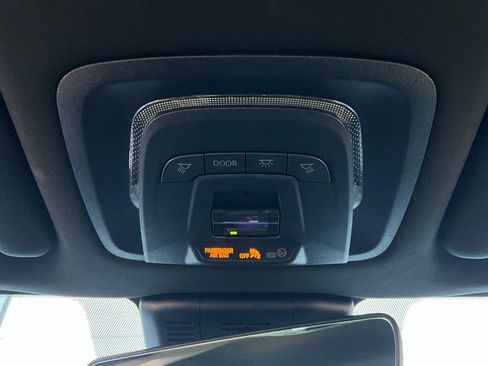 Used 2025 Toyota Crown XLE image 18