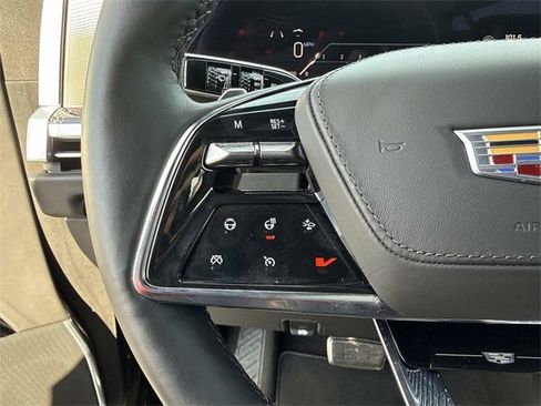 Used 2025 Cadillac Escalade ESV V image 29