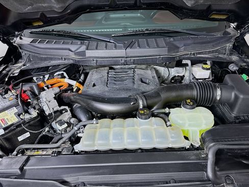 Used 2021 Ford F150 Lariat w/ Equipment Group 502A High AWD/4WD image 9