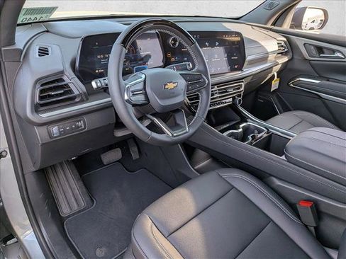 New 2026 Chevrolet Traverse LT w/ Enhanced Driving Package image 3