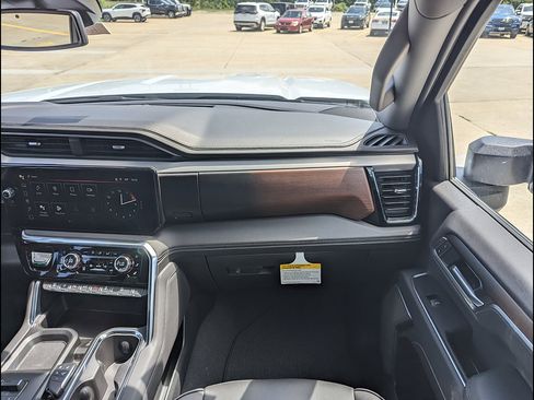 New 2026 GMC Sierra 2500 Denali AWD/4WD image 4