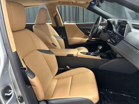 Used 2025 Lexus ES 350 w/ Premium Package FWD image 33