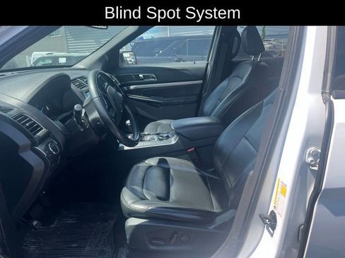 Used 2019 Ford Explorer XLT w/ Equipment Group 202A AWD/4WD image 5