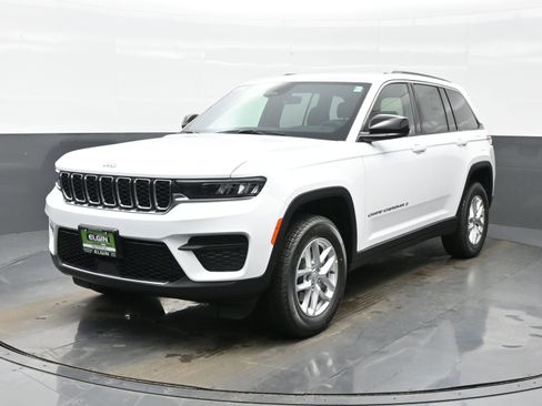 New 2026 Jeep Grand Cherokee Laredo image 2