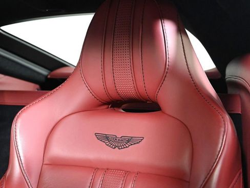 Used 2022 Aston Martin V8 Vantage Coupe RWD image 18