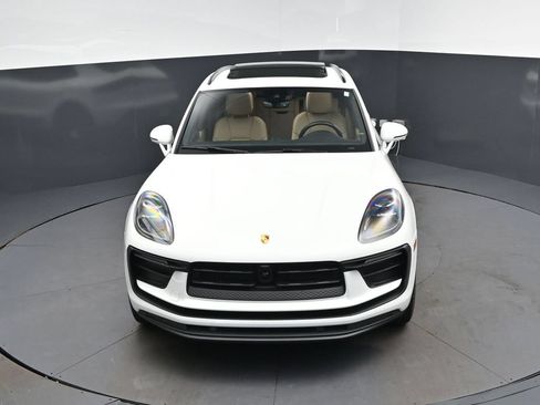 Used 2024 Porsche Macan AWD/4WD image 37