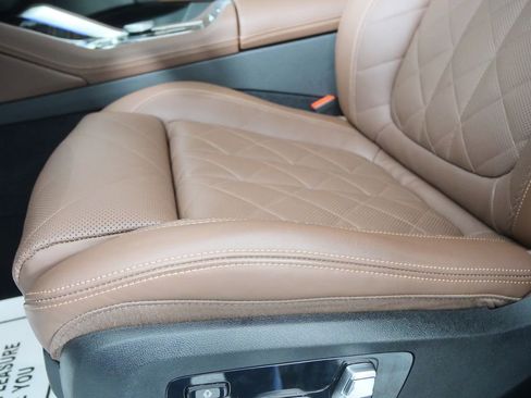 Used 2025 BMW X6 xDrive40i image 9