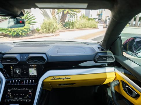 Used 2024 Lamborghini Urus S image 19