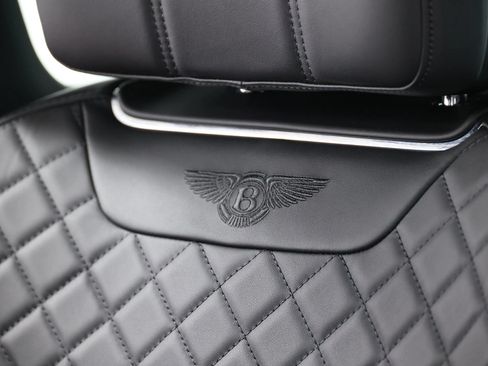 Used 2020 Bentley Bentayga Plug-In Hybrid AWD/4WD image 55