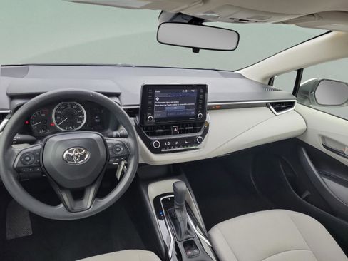 Used 2022 Toyota Corolla LE image 16