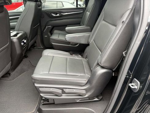 Used 2021 GMC Yukon XL Denali w/ Denali Premium Package image 17