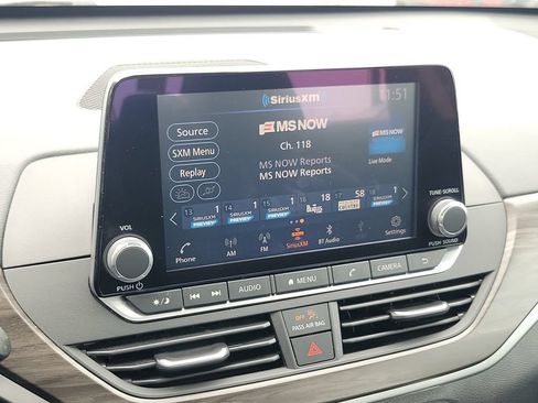 Used 2025 Nissan Altima 2.5 SV FWD image 24