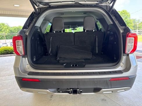 Used 2023 Ford Explorer XLT w/ Equipment Group 202A AWD/4WD image 31