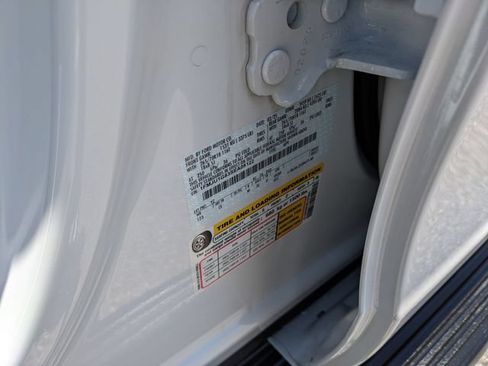 Used 2025 Ford Expedition XL AWD/4WD image 36