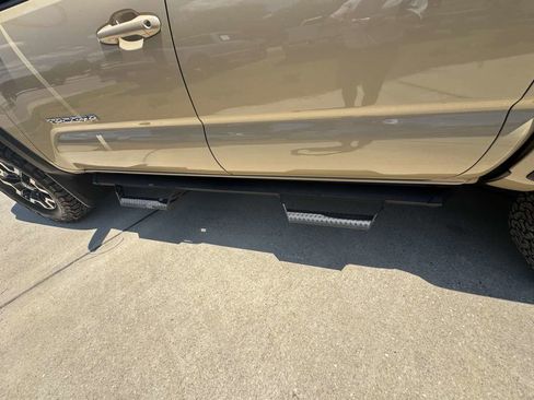 Used 2020 Toyota Tacoma TRD Off-Road AWD/4WD image 22